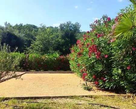 Provençale Entre Cévennes Et Provence Avec Grande Piscine Et Un Terrain De Pétanque